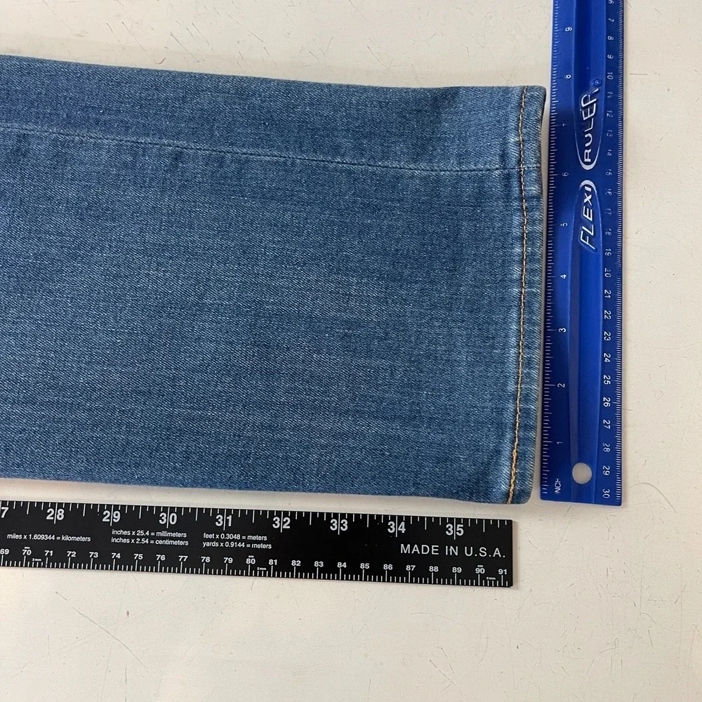Levis 501 Jeans Mens 31x36 Blue Original Straight Button Fly Medium Wash Denim